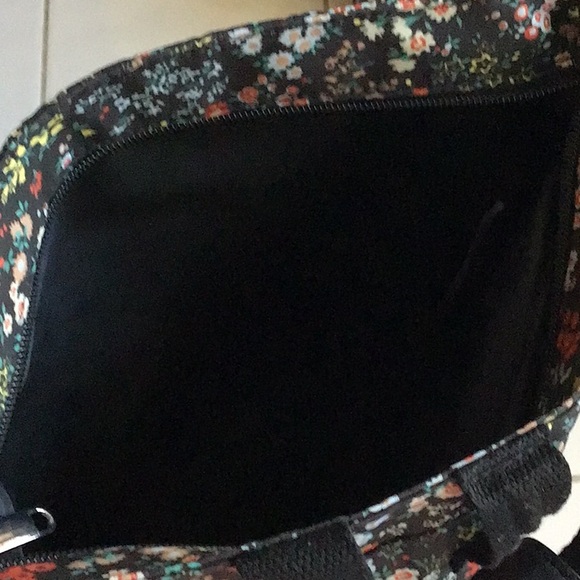 ‘Wild Fable’ Backpack/Shoulder/Hand Tote - Picture 3 of 8